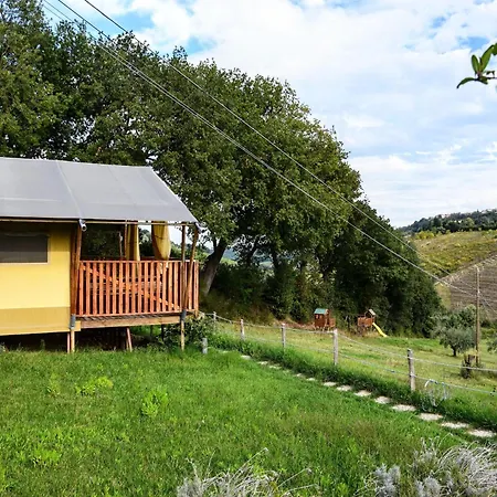 Campo de lujo Luxury Tent On A Farm With Swimming Pool *